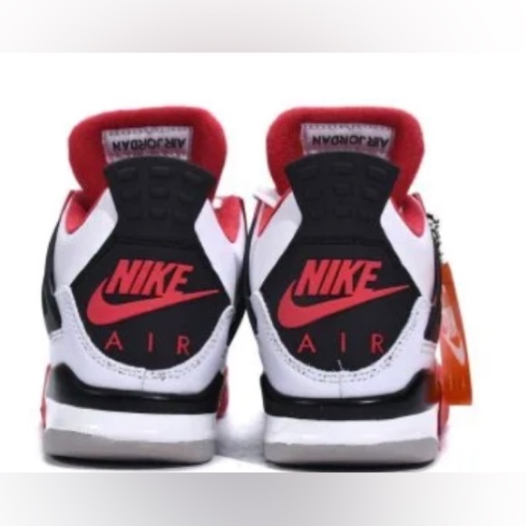 Selling OG Jordan, four retro fire red size 10 in men - Picture 3 of 8
